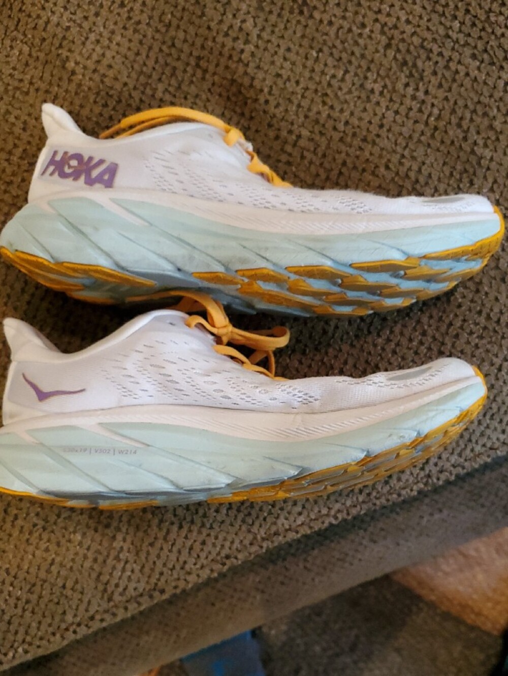 Hoka Clifton 8 Women's White Shoes with Yellow Laces Size 7.5 - Picture 10 of 15